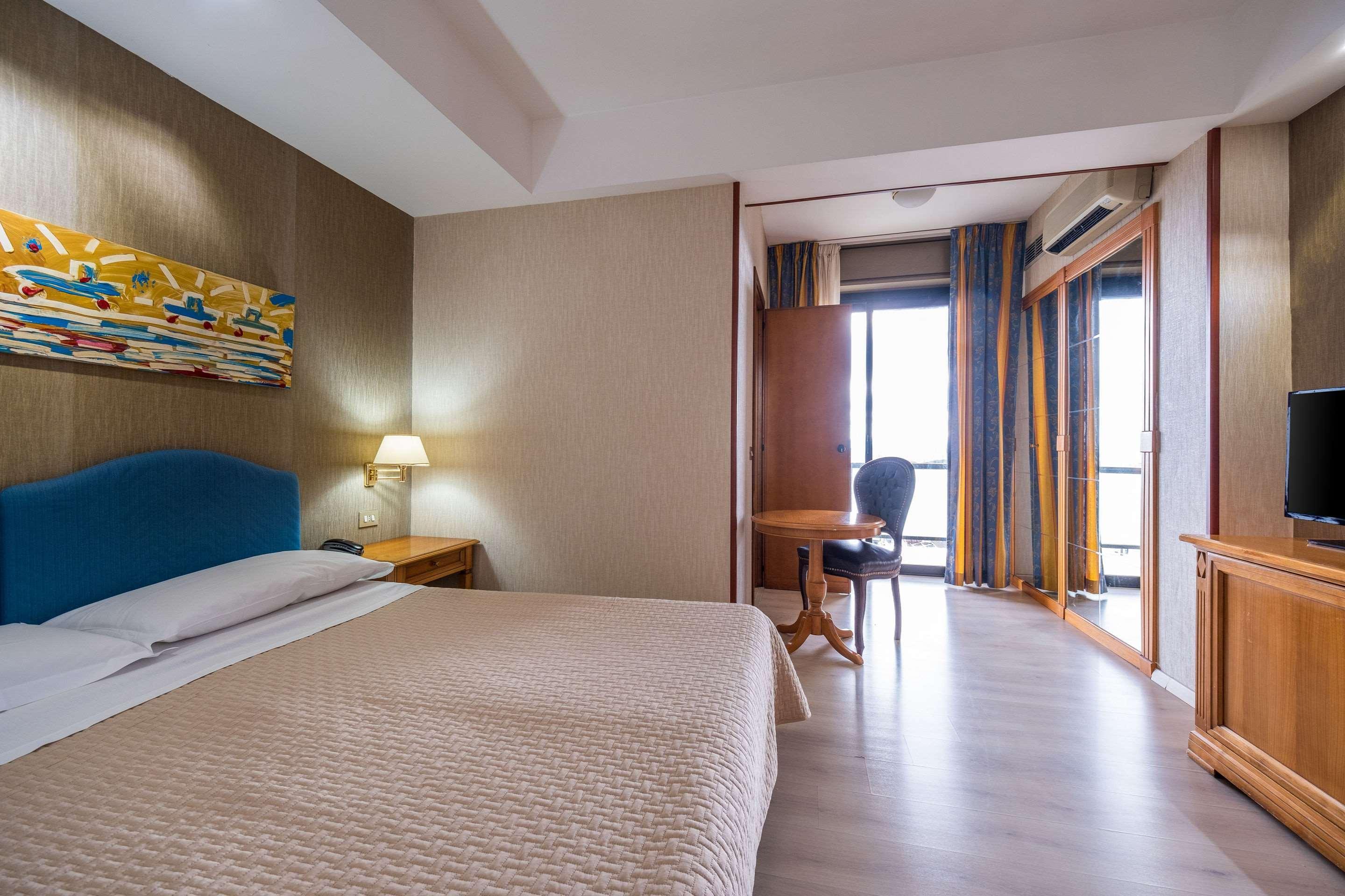 Quality Hotel Rouge Et Noir - Rome — Photos 3